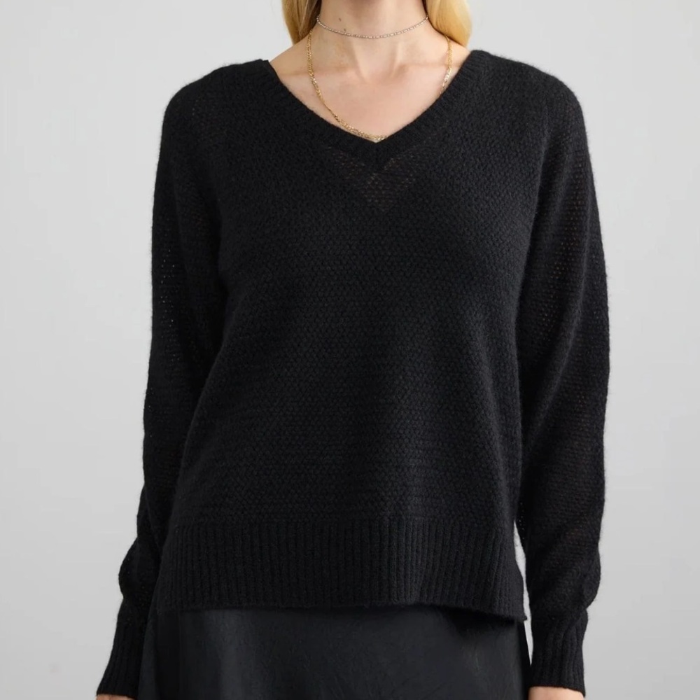 Margaret O’Leary Women’s Black 100% Cashmere V Neck Sweater XS S Relaxed Fit